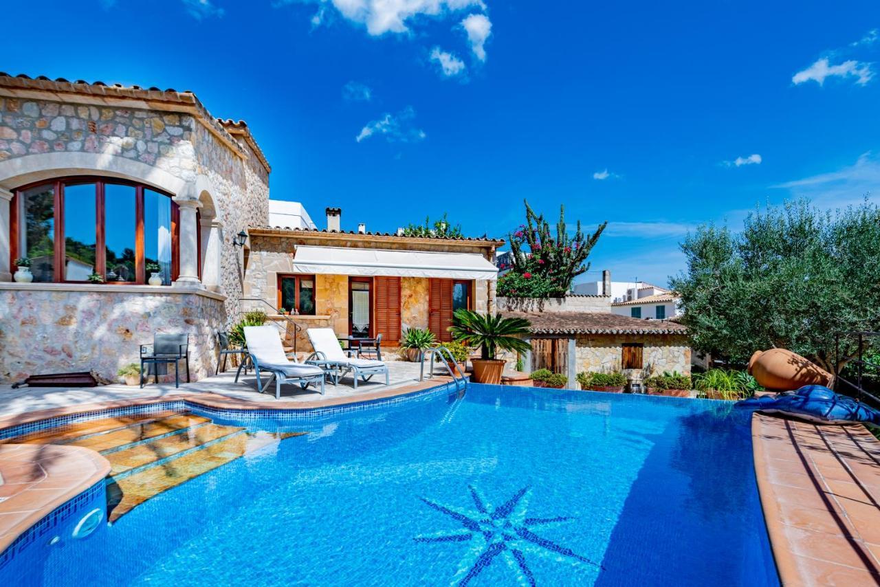 Villa In Center Of Pollensa With Pool And Jacuzzi Exterior photo